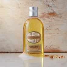 Load image into Gallery viewer, Cleansing And Softening Shower Oil With Almond Oil